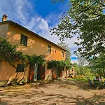 Tranquil Haven In Todi Countryside Casa vacanze